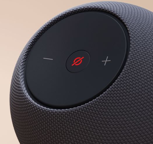 Echo Dot Max tocando música com som envolvente e graves potentes