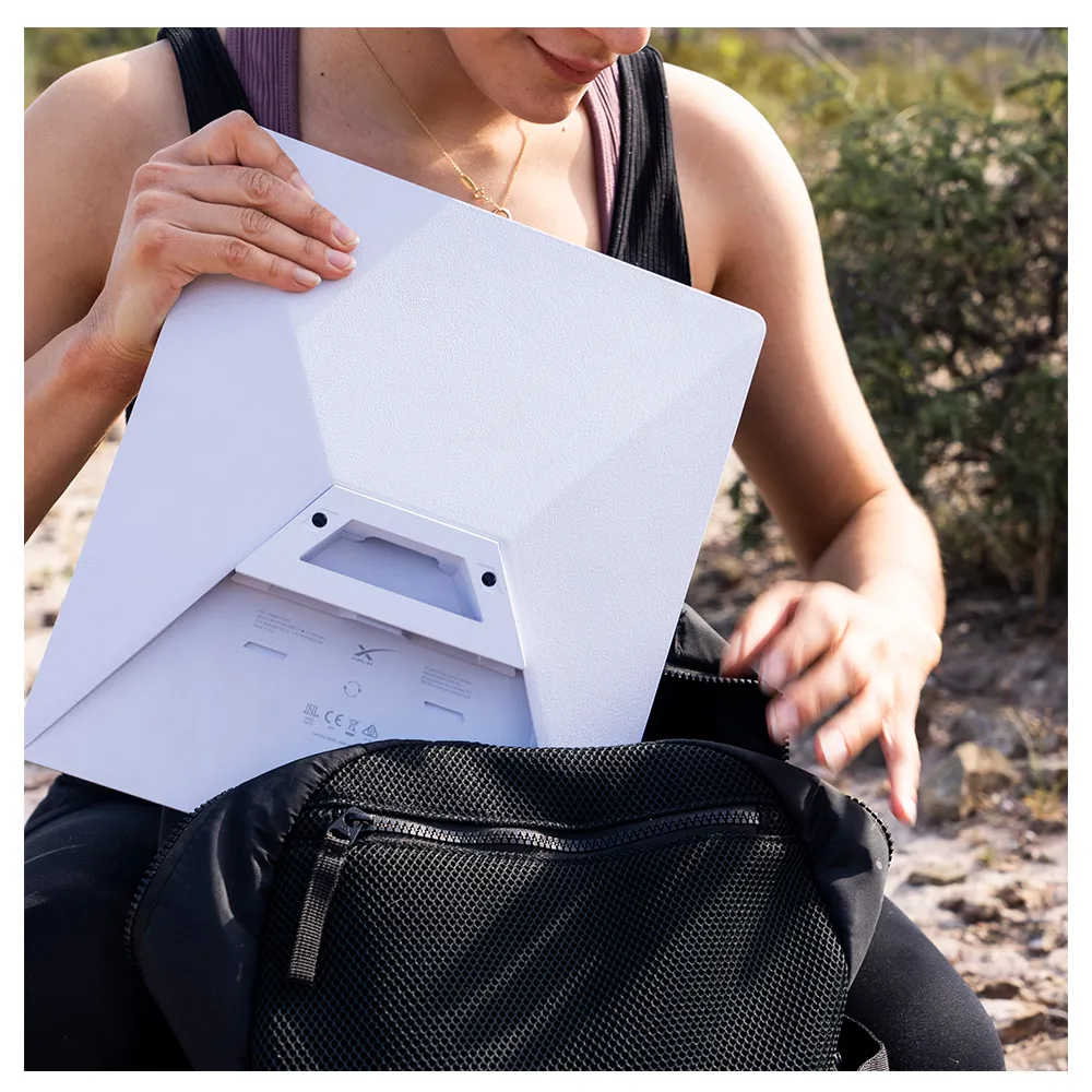 Detalhes do design compacto e leve da antena Starlink Mini